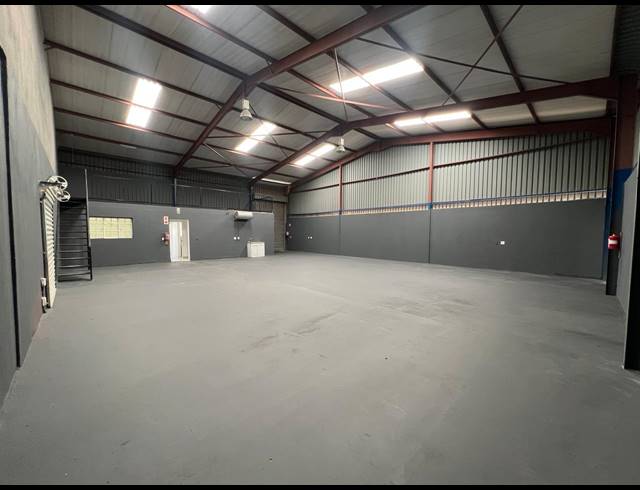 290M² WAREHOUSE TO LET IN MULDERSDRIFT